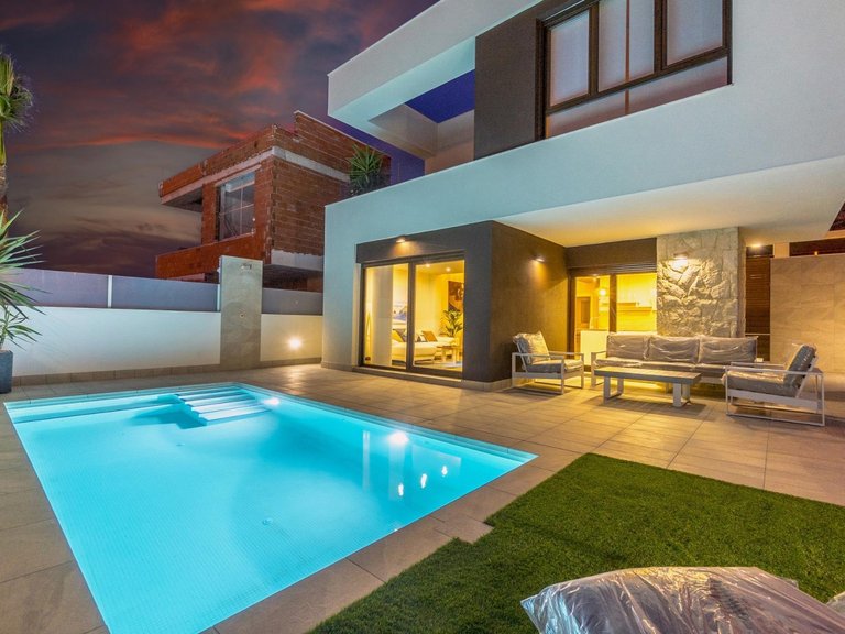 Villa for Sale in Rojales, Alicante 32