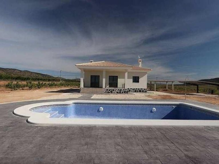 Villa for Sale in Pinoso, Alicante 3