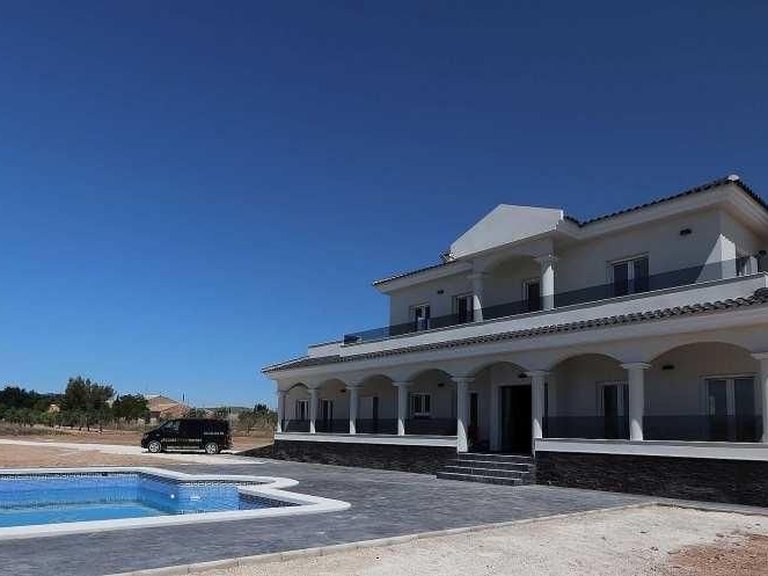 Villa for Sale in Pinoso, Alicante 13