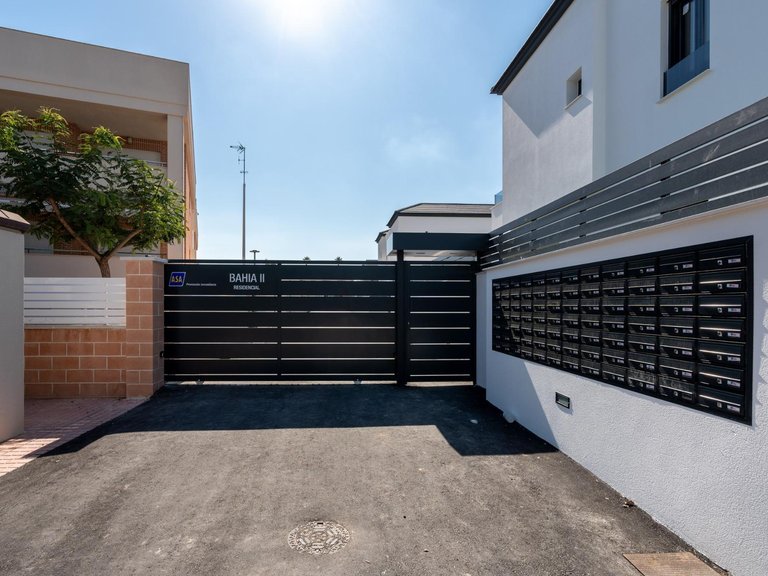 Villa for Sale in Gran Alacant, Alicante 38