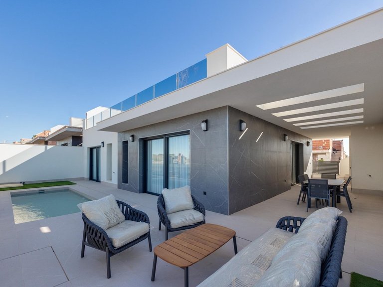 Villa for Sale in Torrevieja, Alicante 1