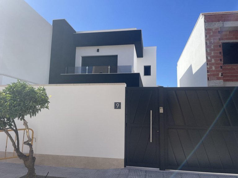 Villa for Sale in Almoradi, Alicante 2