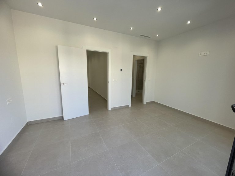 Villa for Sale in Almoradi, Alicante 37