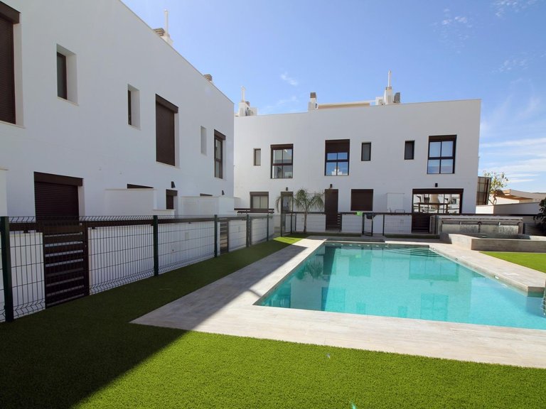 Villa for Sale in Pilar De La Horadada, Alicante 26