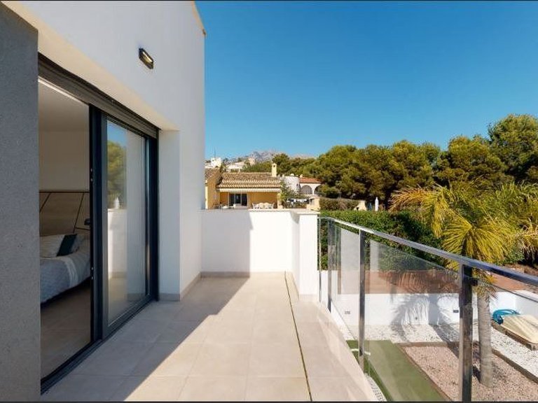 Villa for Sale in La Nucía, Alicante 19