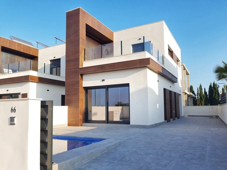 Town House for Sale in Daya Nueva, Alicante 1
