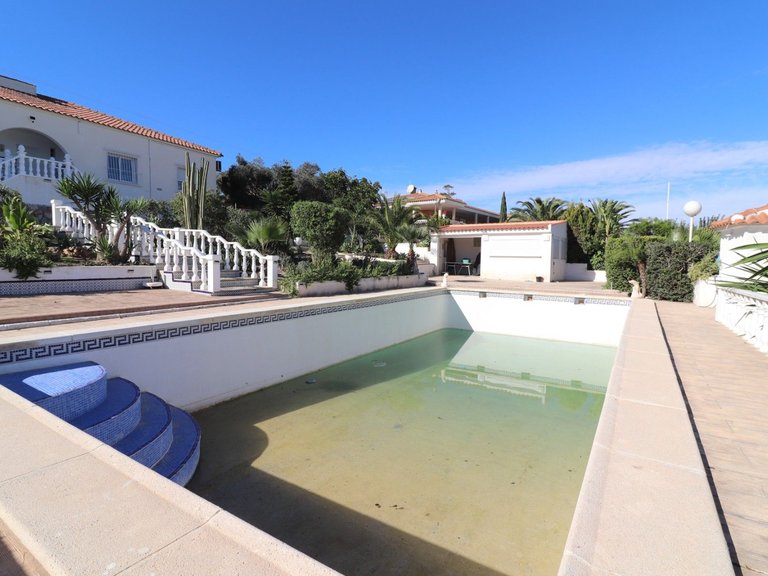 Villa for Sale in Algorfa, Alicante 2