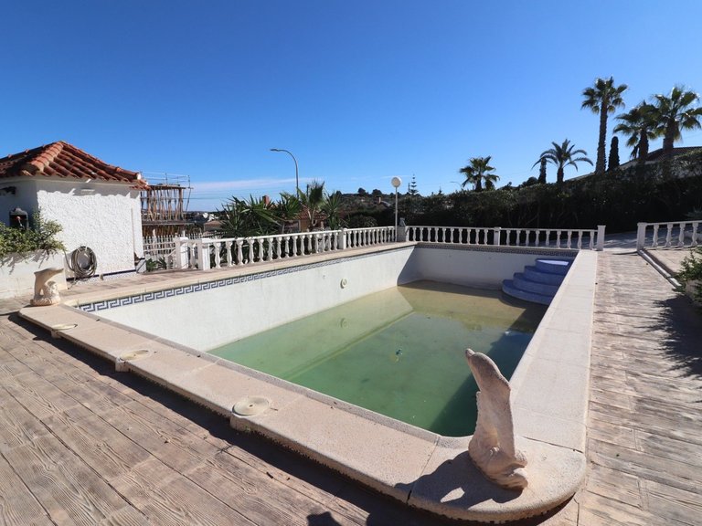 Villa for Sale in Algorfa, Alicante 39
