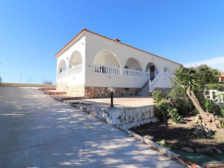 Villa for Sale in Algorfa, Alicante 44