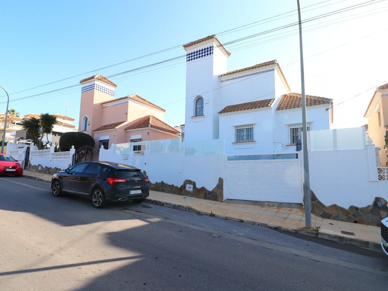 Villa for Sale in San Miguel De Salinas, Alicante 4