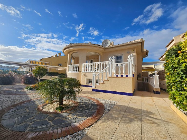 Villa for Sale in Costa Blanca Benijofar, Alicante 1