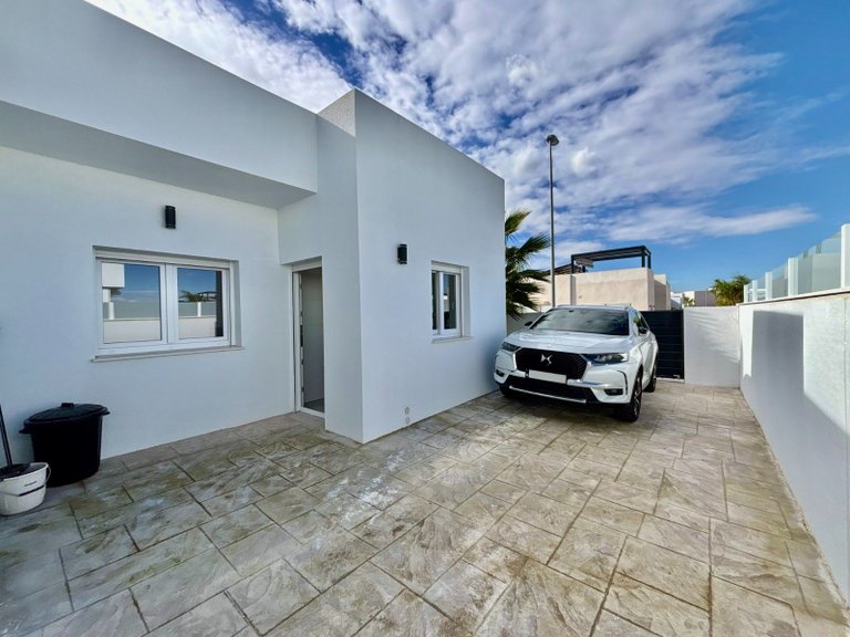 Villa for Sale in Benijofar, Alicante 4