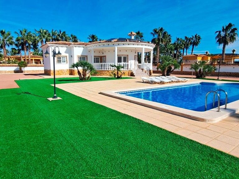 Country House for Sale in Catral, Alicante 1