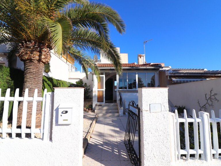Villa for Sale in Rojales, Alicante 1