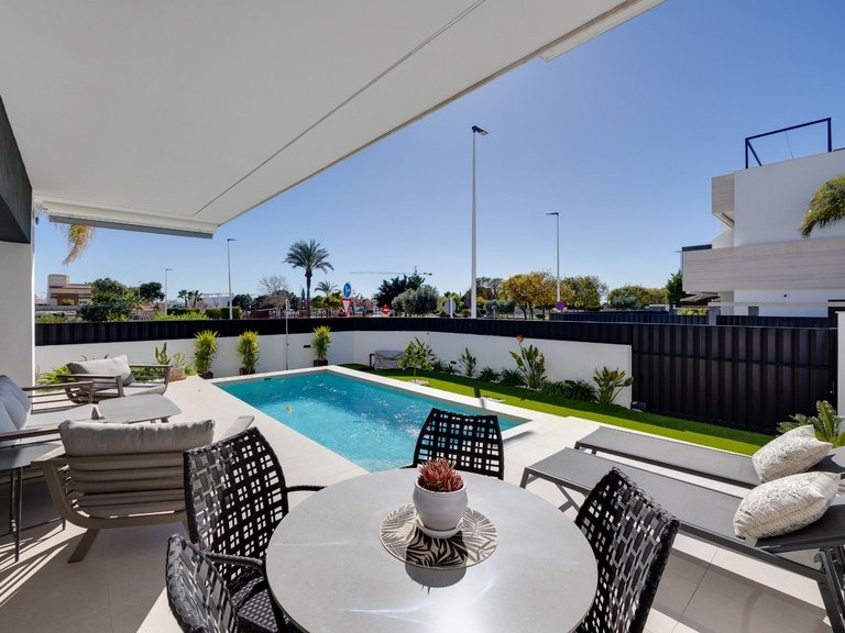 Villa for Sale in Pilar De La Horadada, Alicante 12