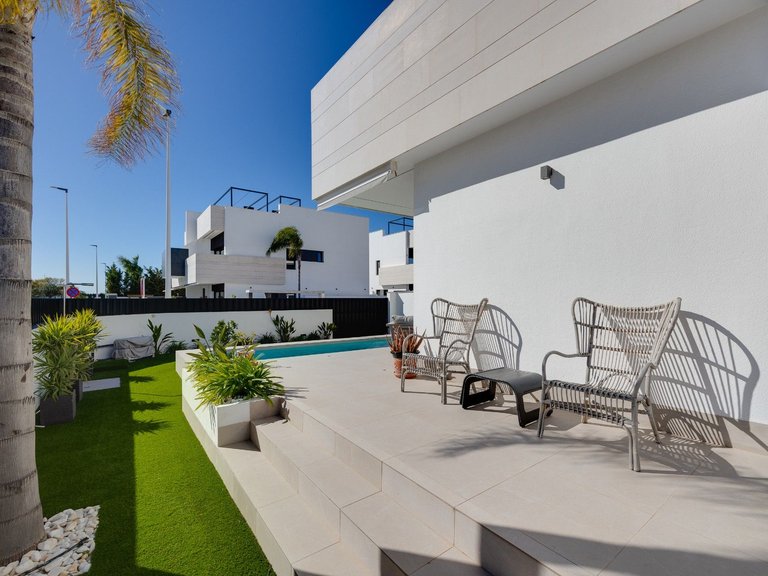 Villa for Sale in Pilar De La Horadada, Alicante 14