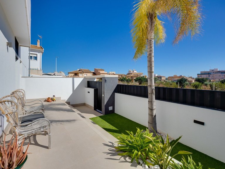 Villa for Sale in Pilar De La Horadada, Alicante 17