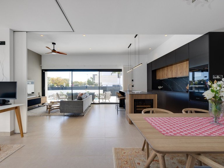 Villa for Sale in Pilar De La Horadada, Alicante 19