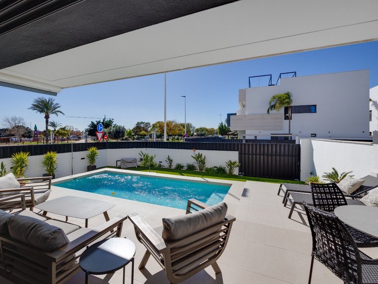 Villa for Sale in Pilar De La Horadada, Alicante 6