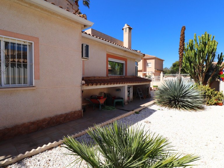 Villa for Sale in Benijofar, Alicante 19