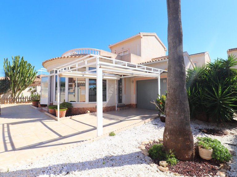 Villa for Sale in Benijofar, Alicante 5