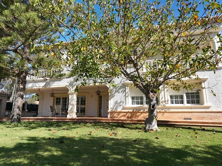 Villa for Sale in Cabo Roig, Alicante 10