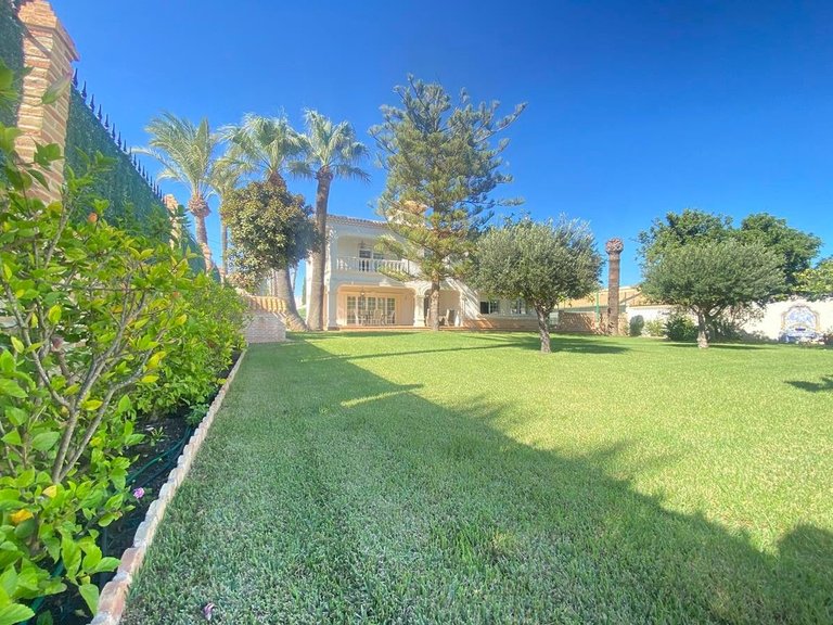 Villa for Sale in Cabo Roig, Alicante 21