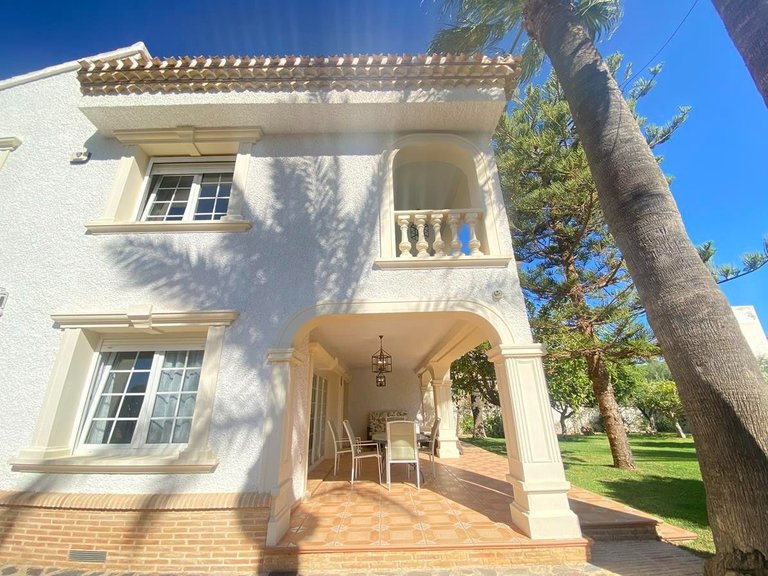 Villa for Sale in Cabo Roig, Alicante 23