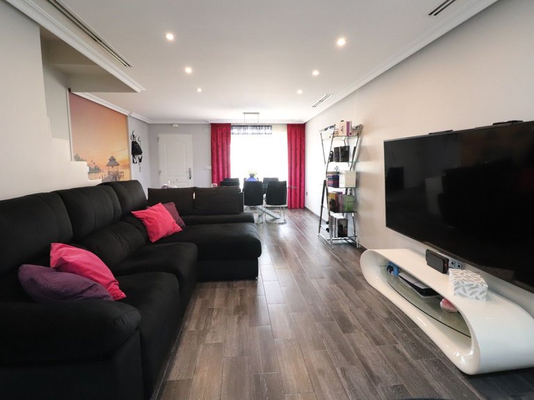 Town House for Sale in Redovan, Alicante 3