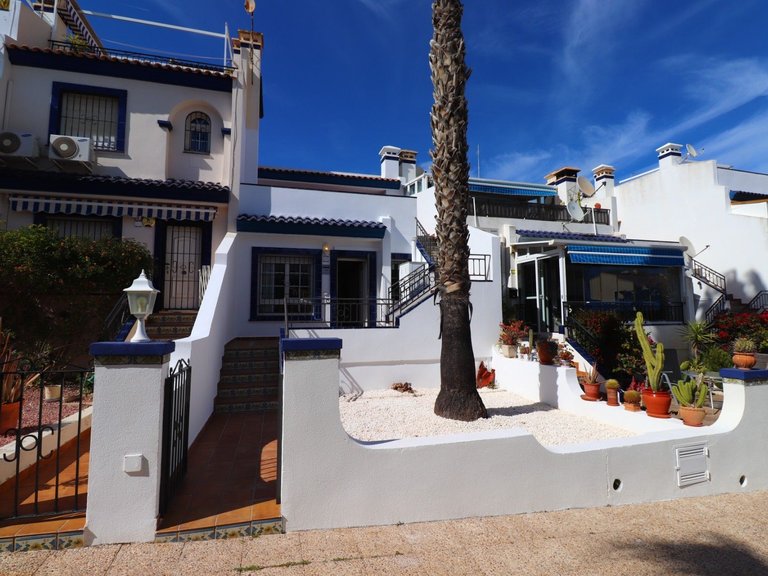 Villa for Sale in Orihuela Costa, Alicante 1
