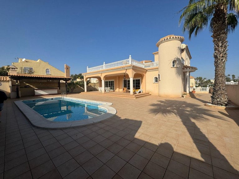 Villa for Sale in Costa Blanca Orihuela Costa, Alicante 1