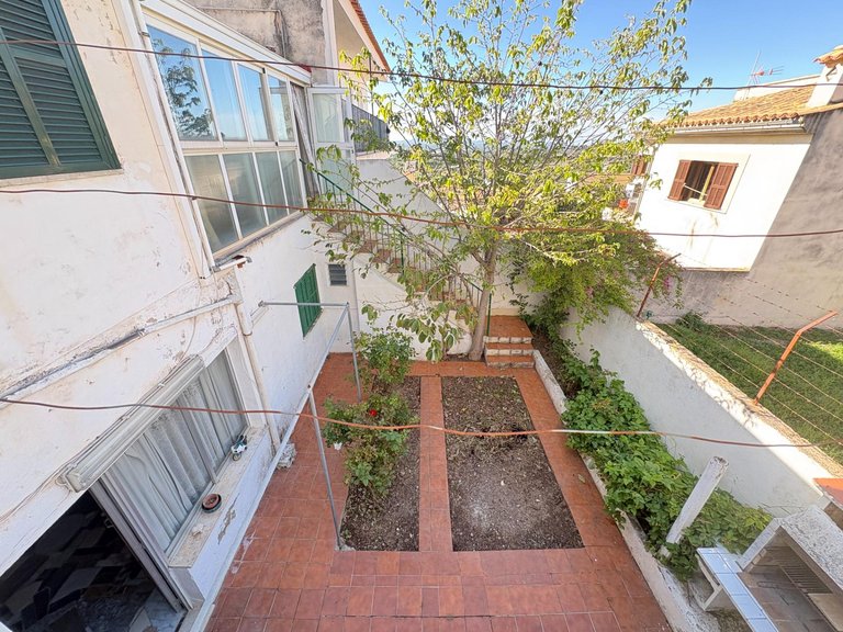 Town House for Sale in Lloseta Pueblo, Lloseta, Balearic Islands 1