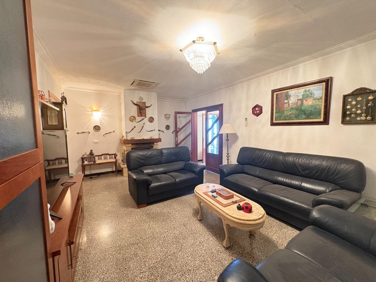 Town House for Sale in Lloseta Pueblo, Lloseta, Balearic Islands 16