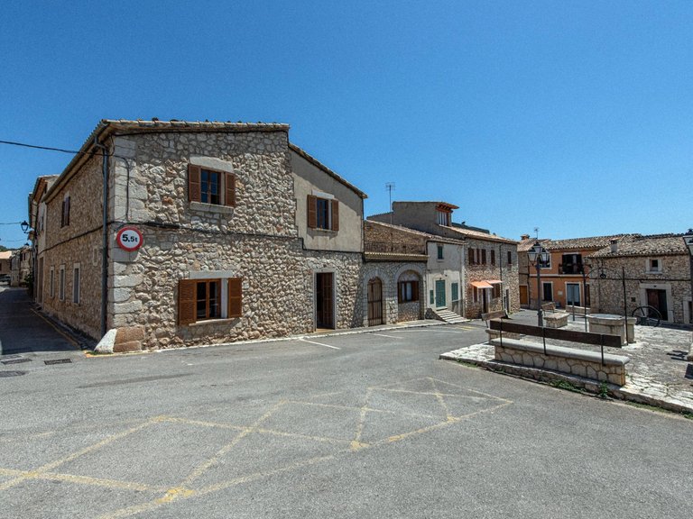 Town House for Sale in Biniamar, Selva, Balearic Islands 1