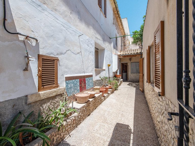 Town House for Sale in Biniamar, Selva, Balearic Islands 2