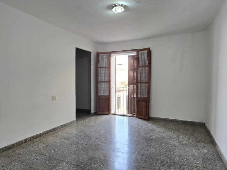 Town House for Sale in Nucleo urbano 56, Lloseta, Balearic Islands 16