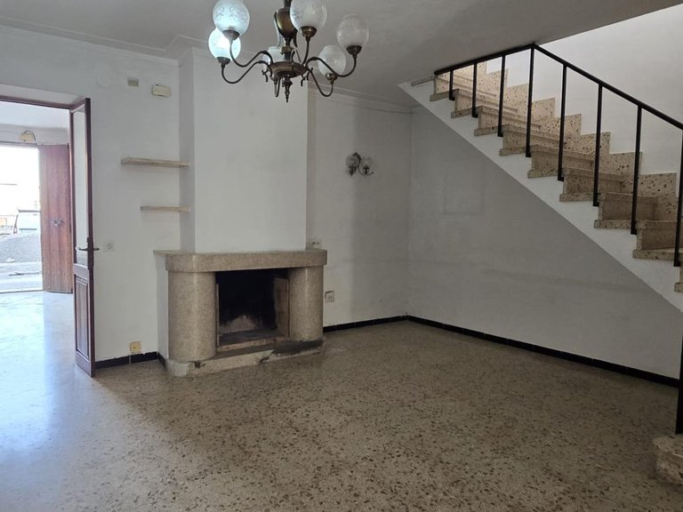 Town House for Sale in Nucleo urbano 56, Lloseta, Balearic Islands 5