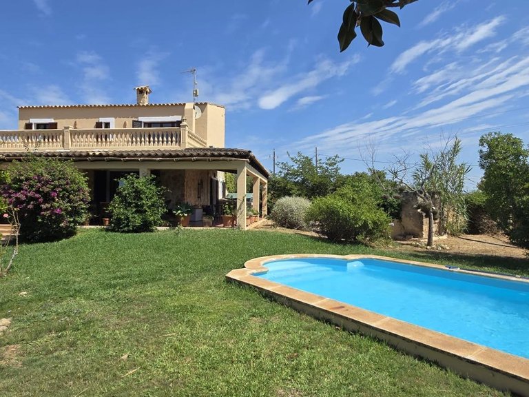 Country House for Sale in Nucleo urbano 56, Lloseta, Balearic Islands 2