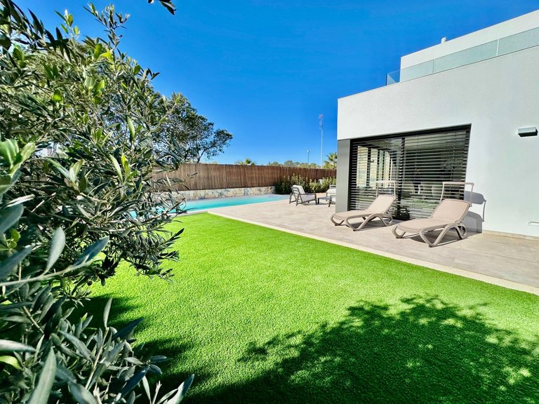 Villa for Sale in Inland Orihuela, Alicante 1