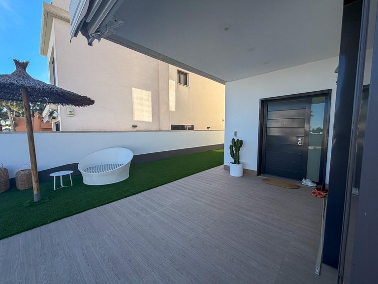 Villa for Sale in San Miguel De Salinas, Alicante 5