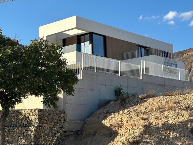 Villa for Sale in Finestrat, Alicante, 2