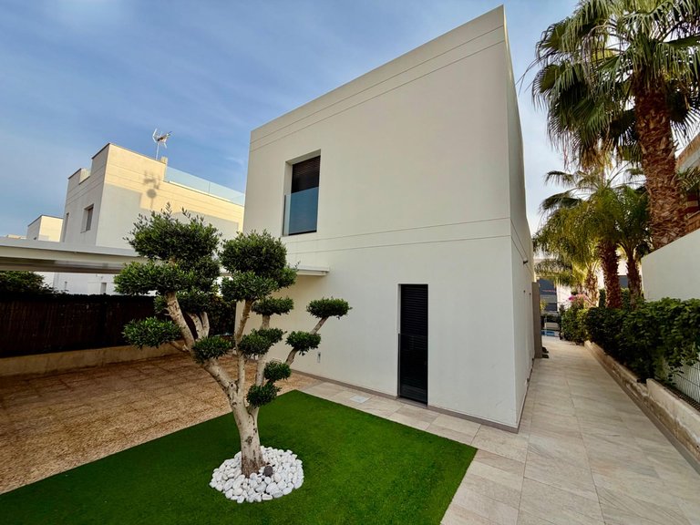 Villa for Sale in Inland Rojales, Alicante 2