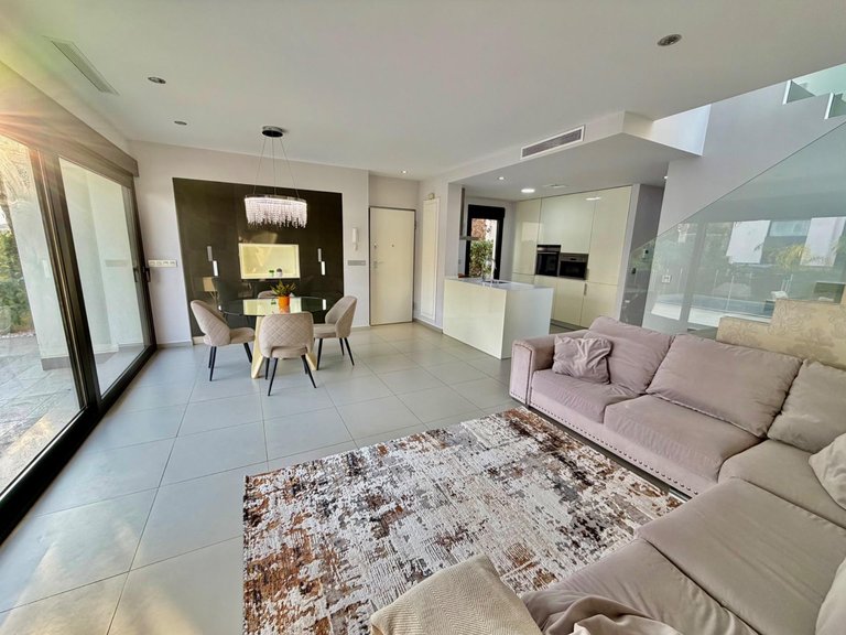 Villa for Sale in Inland Rojales, Alicante 5