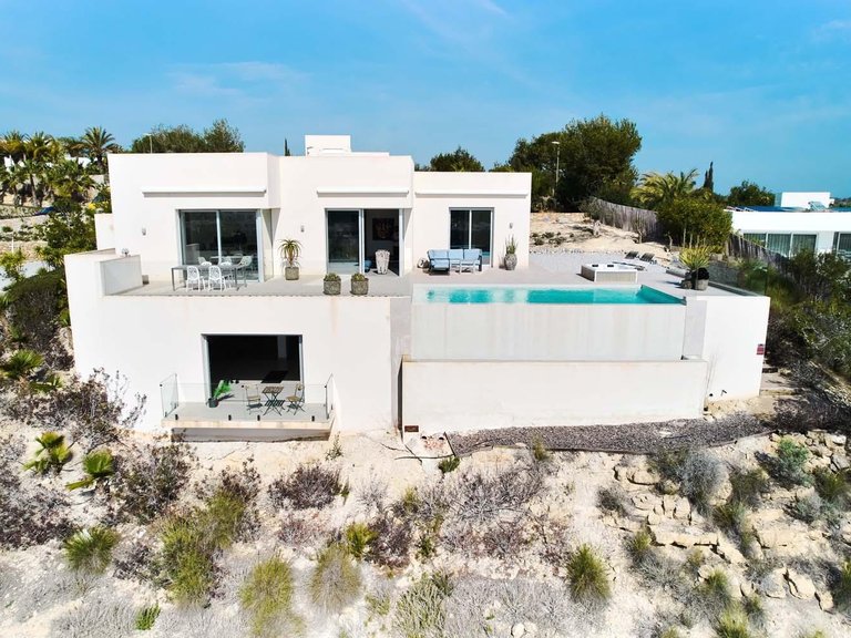 Villa for Sale in Inland Orihuela, Alicante 2