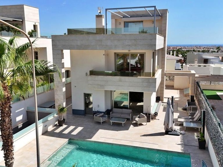 Villa for Sale in Costa Blanca Orihuela Costa, Alicante 1