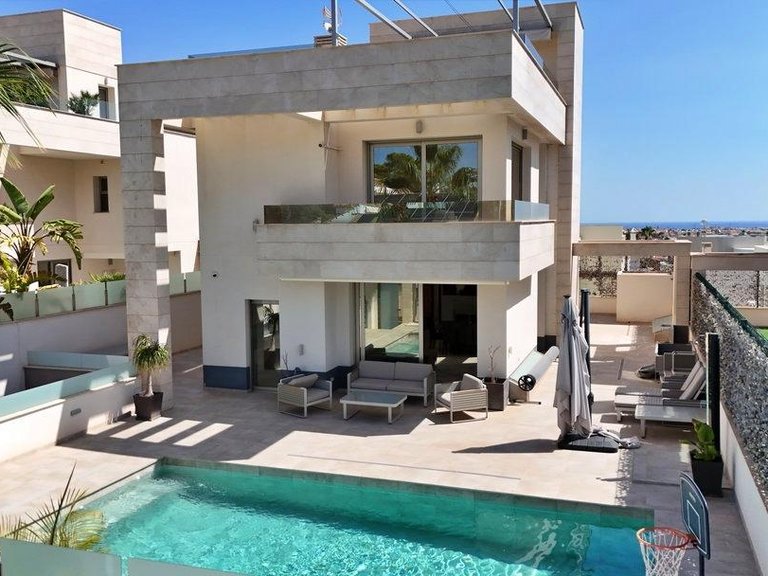 Villa for Sale in Costa Blanca Orihuela Costa, Alicante 2