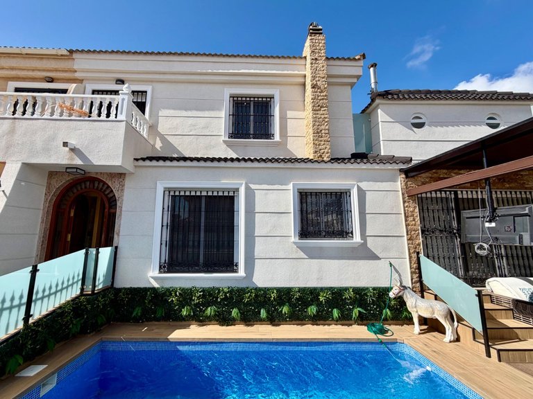 Town House for Sale in Costa Blanca Orihuela Costa, Alicante 1