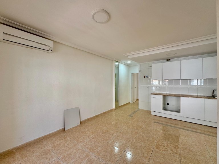 Apartment for Sale in Centro, Torrevieja, Alicante 12