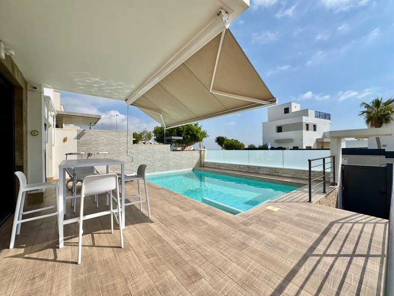 Villa for Sale in Inland San Miguel De Salinas, Alicante 47