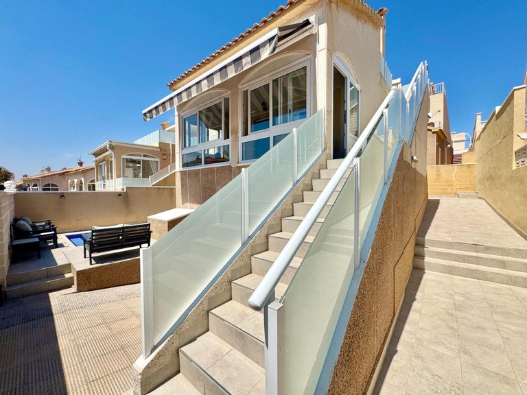 Villa for Sale in Orihuela Costa, Alicante 2